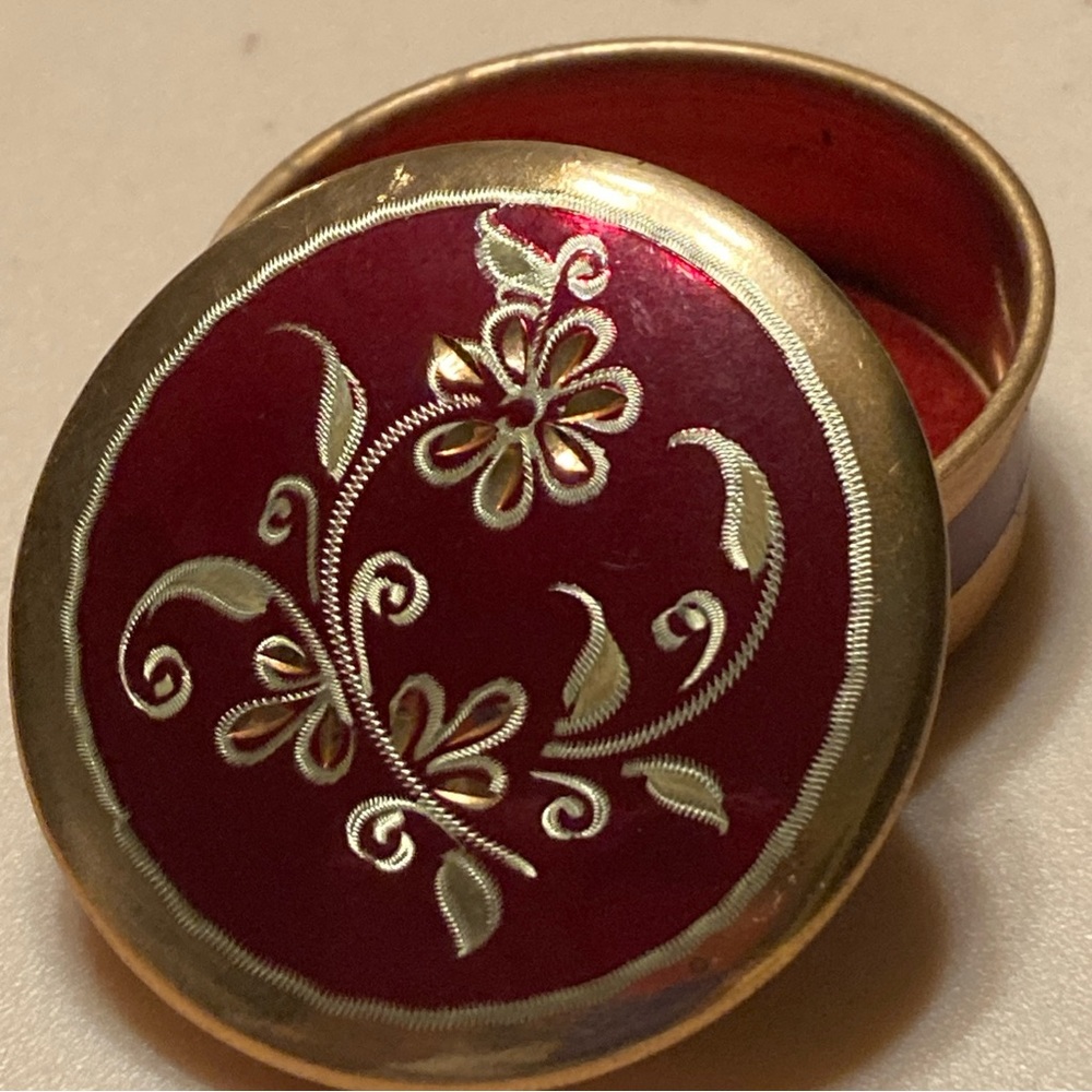 Vintage Etched Floral Design In Deep Red And Copper Toned Round Pill Box